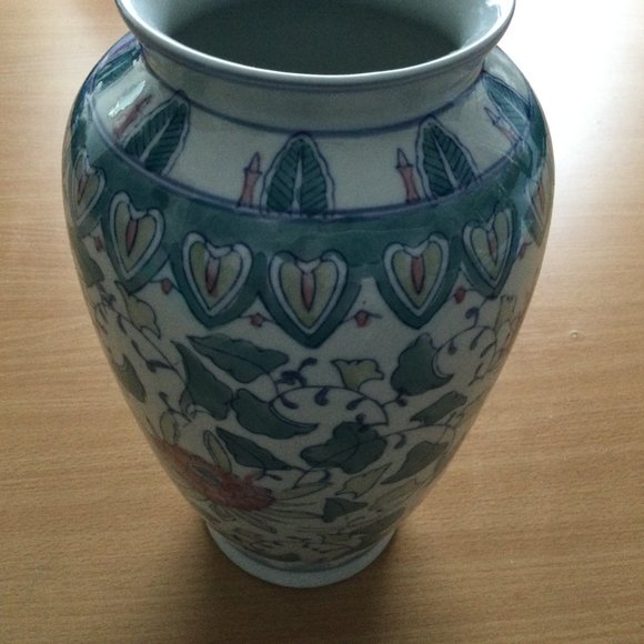 A Chinese porcelain vase green pink flower 9.5" - Picture 3 of 6